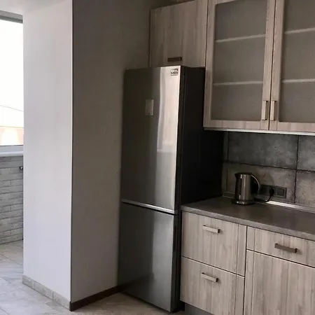 & Vernissage On Kostandi