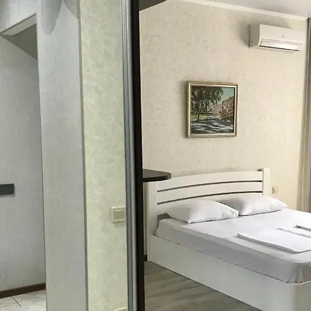 Apartments&vernissage On Kostandi *