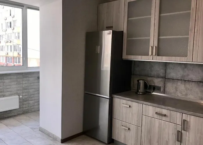 & Vernissage On Kostandi