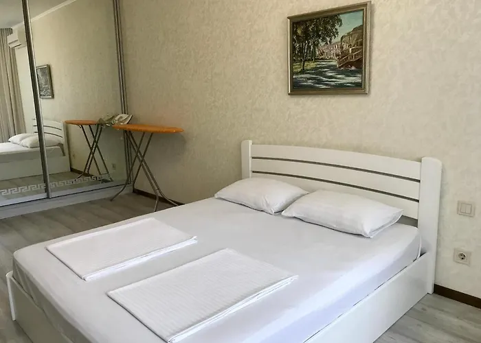 & Vernissage On Kostandi