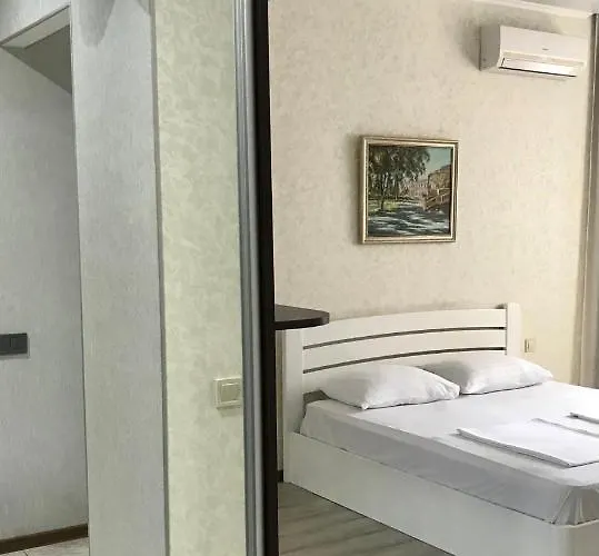 & Vernissage On Kostandi *